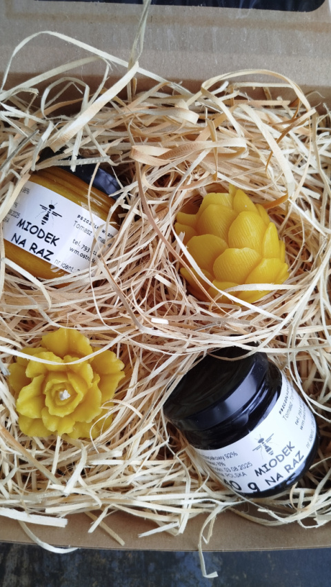 MINI BOX z naturalnymi świecami